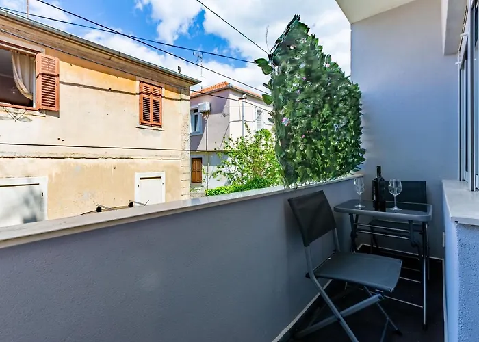 Luxury Hedone Near The Bridge With Private Zone Apartamento Zadar