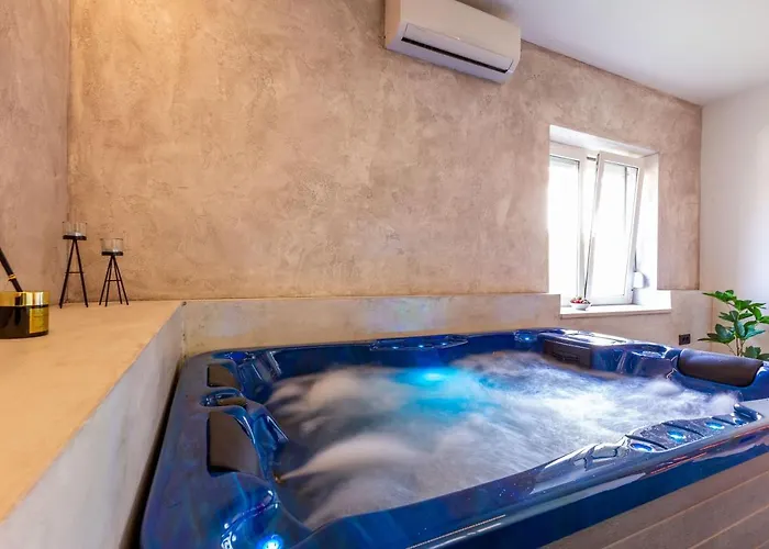 Апартаменты Luxury Hedone Near The Bridge With Private Zone *