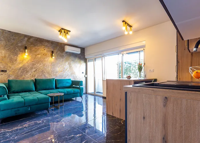 Apartamento Luxury Hedone Near The Bridge With Private Zone Zadar