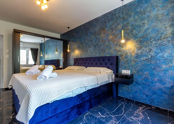 Апартаменты Luxury Hedone Near The Bridge With Private Zone