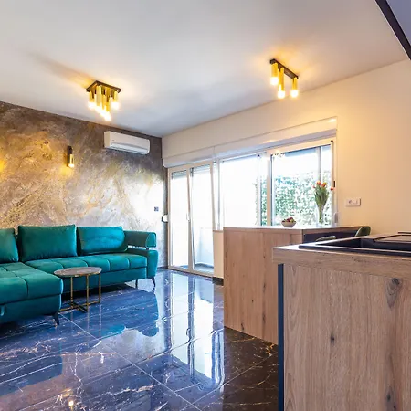 Apartamento Luxury Hedone Near The Bridge With Private Zone Zadar